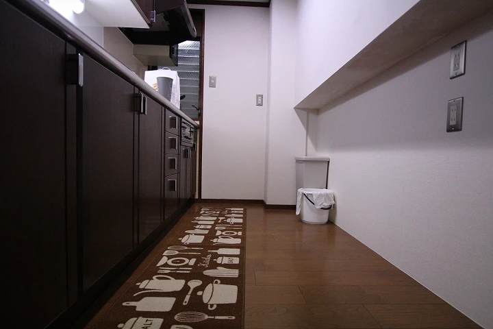 キッチンの部分的なクロス張替えリフォーム事例／京都市中京区
