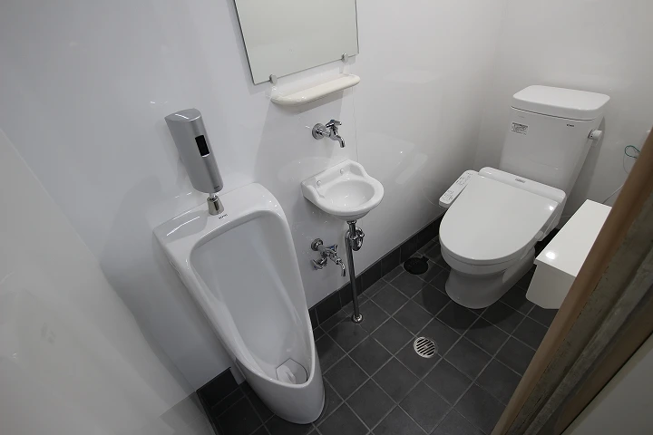 小便器付き！和式トイレから洋式トイレへのリフォーム事例／京都市下京区