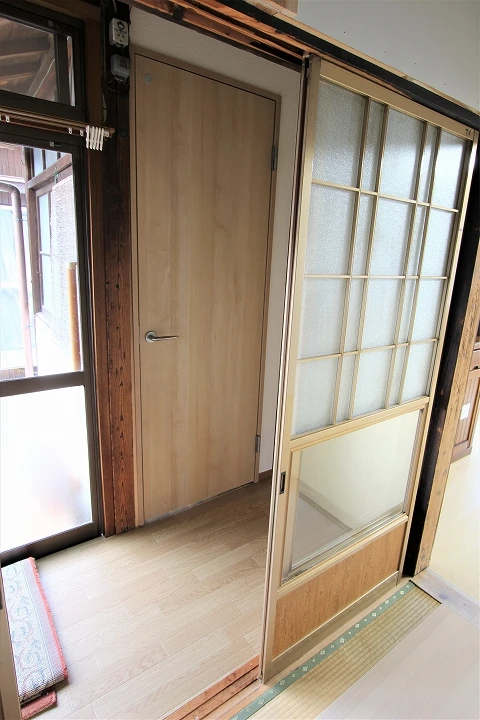 廊下に新しく建具取付けしたリフォーム事例／京都市西京区
