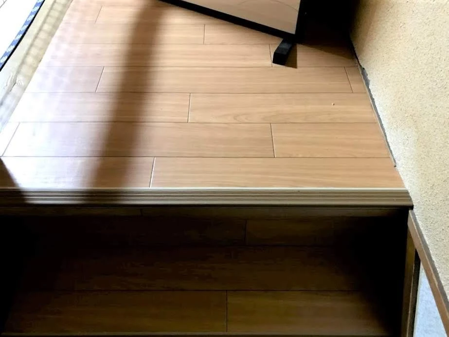 カーペットの階段をクッションフロアで張替えたリフォーム事例／京都府向日市