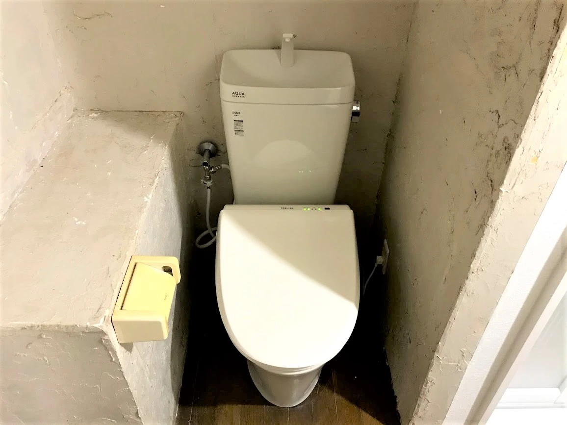 温水洗浄便座用にコンセントも増設！トイレ交換事例／京都府亀岡市