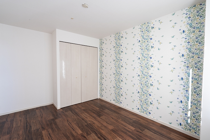 クロス張替えも 8畳洋室にクッションフロアを上張りした事例 京都市下京区