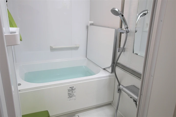 在来浴室のお風呂と土壁の洗面所リフォーム事例／京都市東山区