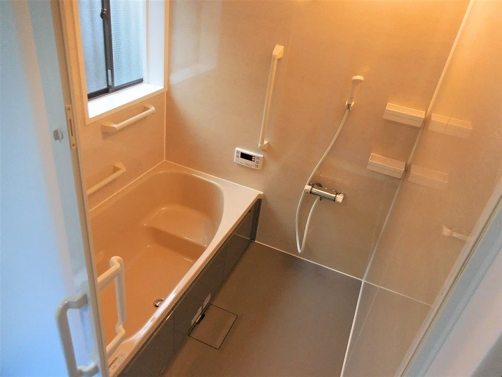 タイルの浴室からクリナップのお風呂と洗面台へのリフォーム事例