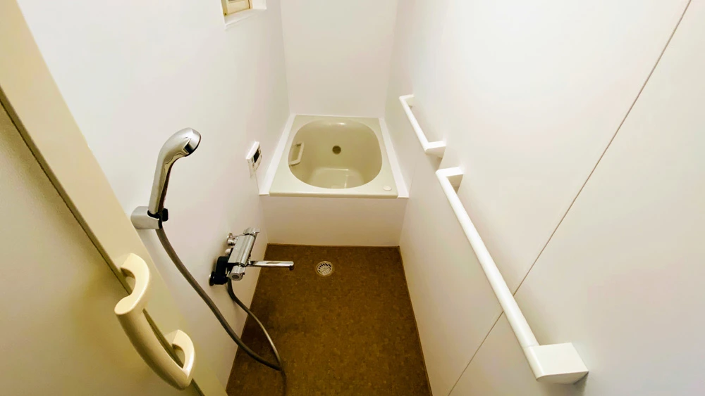給湯器も新規設置！狭いタイルのお風呂をユニットバス風に完全リフォーム