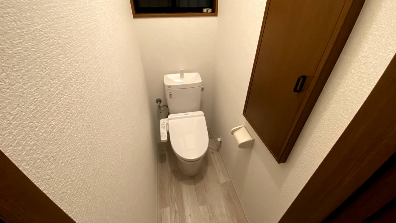 クロス 床も張り替え 費用抑えたトイレリフォーム事例 京都府向日市 クロス 床も張り替え 費用抑えたトイレリフォーム事例 京都府向日市