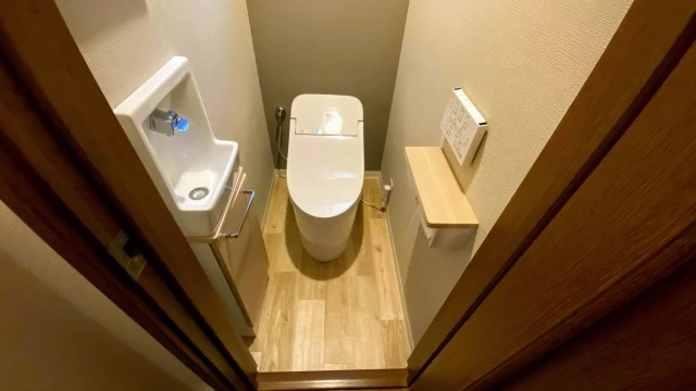手洗い器を新設！狭いトイレのリフォーム事例／京都市西京区