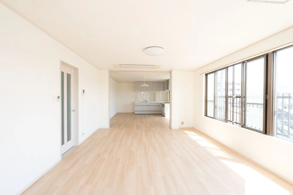 建具も一新！床はフロアタイルで上張りしたLDKリフォーム事例／京都市右京区