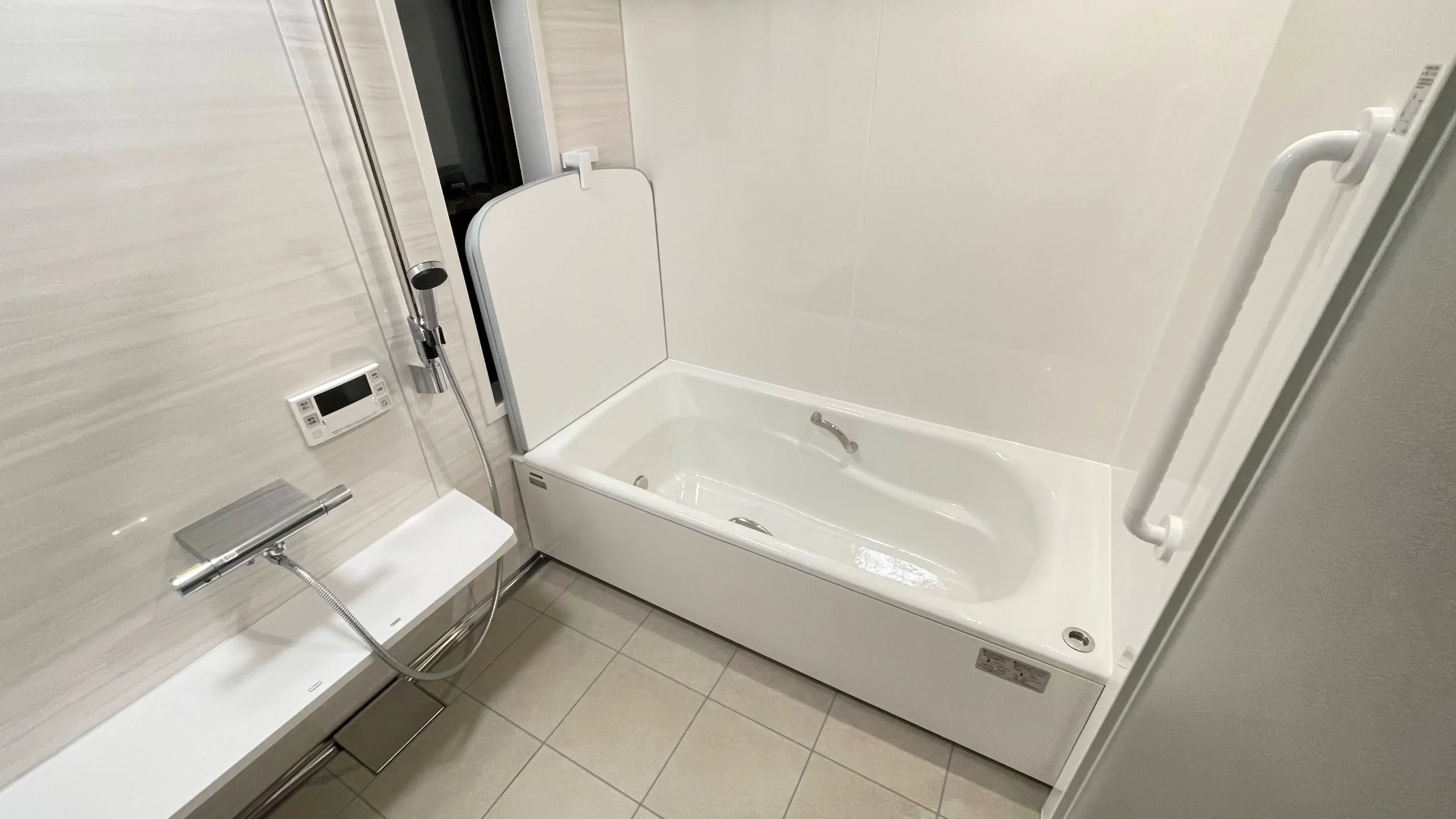 タカラスタンダード浴室「プレデンシア」TOTO洗面「オクターブ」のリフォーム事例
